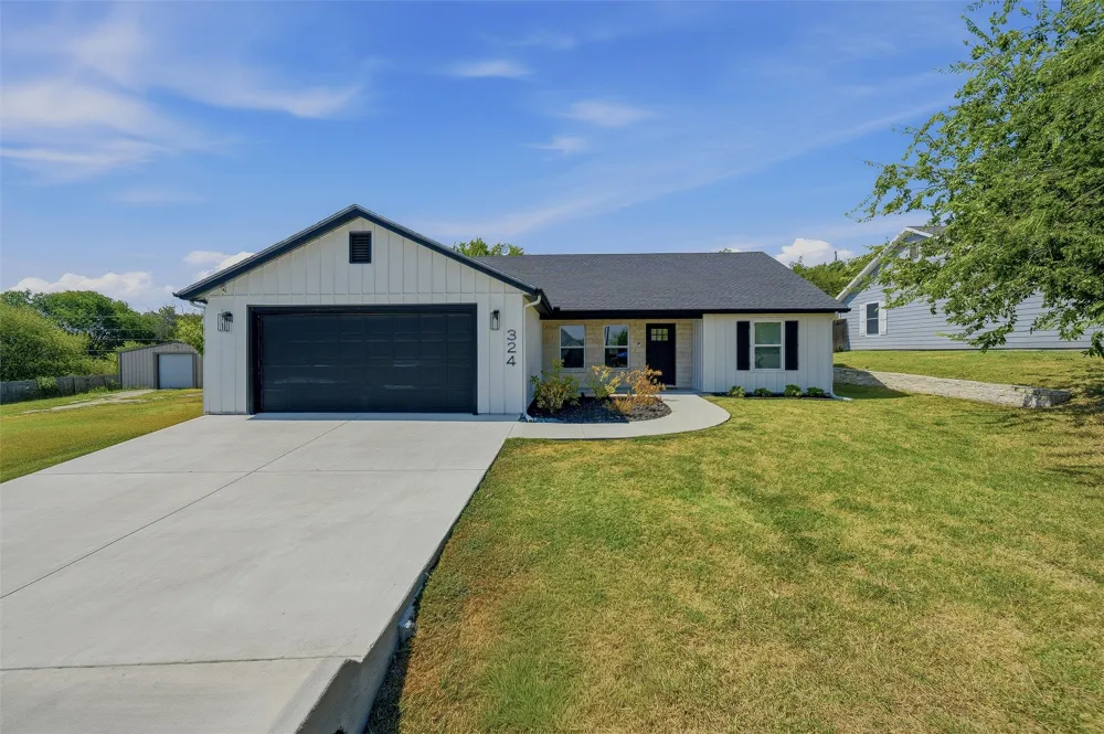 325 Hillcroft Road Fort Worth, TX 76108