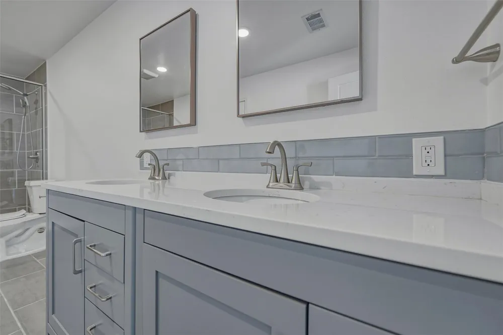 325 Hillcroft Road Fort Worth, TX 76108
