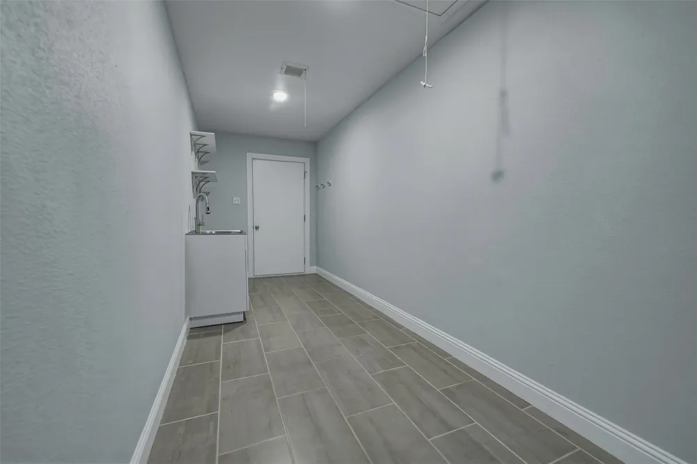 325 Hillcroft Road Fort Worth, TX 76108