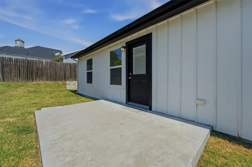 325 Hillcroft Road Fort Worth, TX 76108