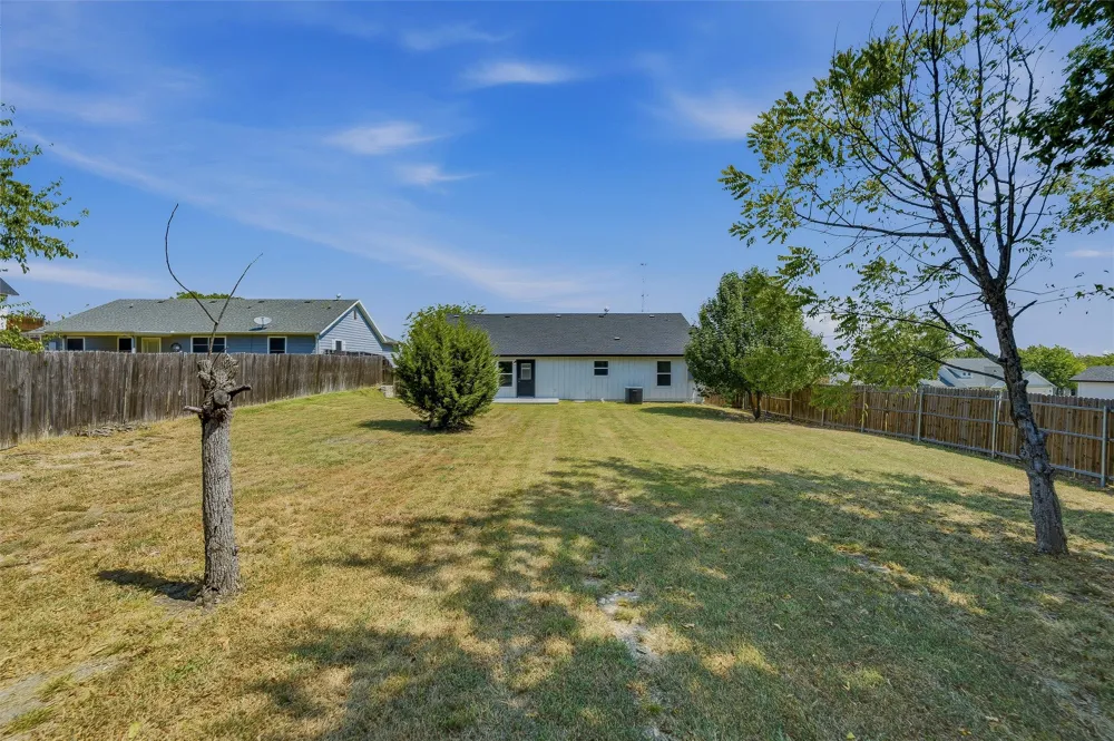 325 Hillcroft Road Fort Worth, TX 76108