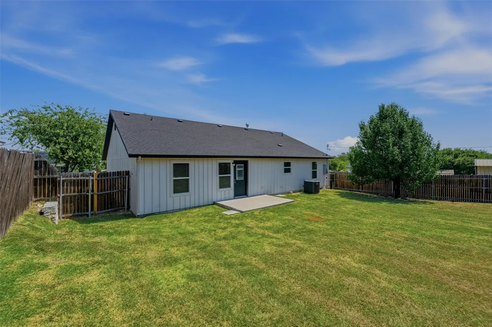 325 Hillcroft Road Fort Worth, TX 76108