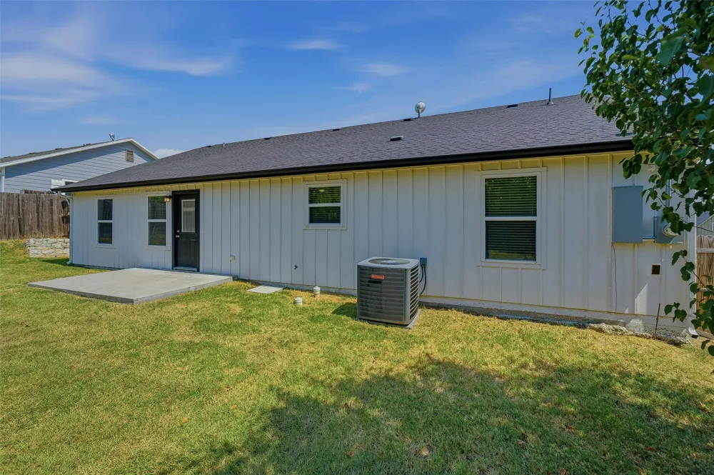 325 Hillcroft Road Fort Worth, TX 76108