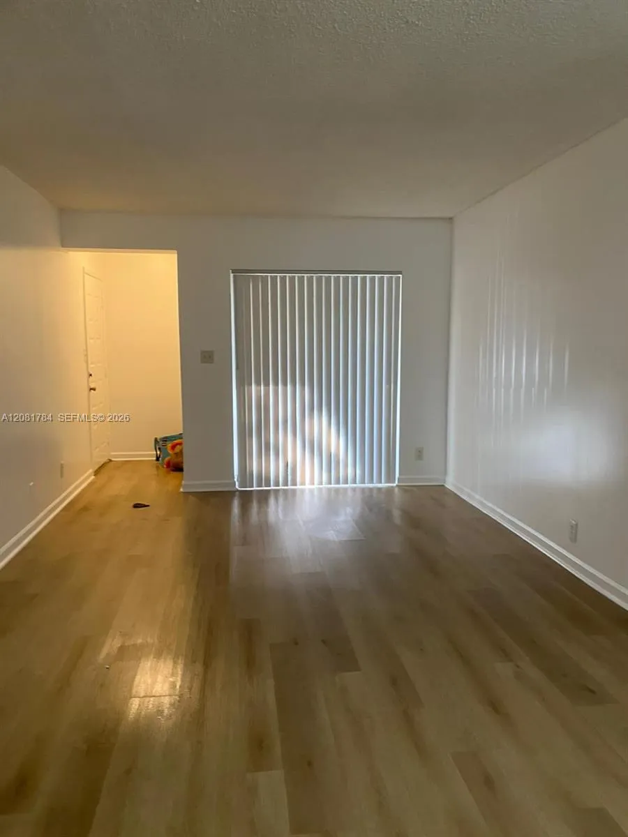 104 Gardens Dr #101 Pompano Beach, FL 33069