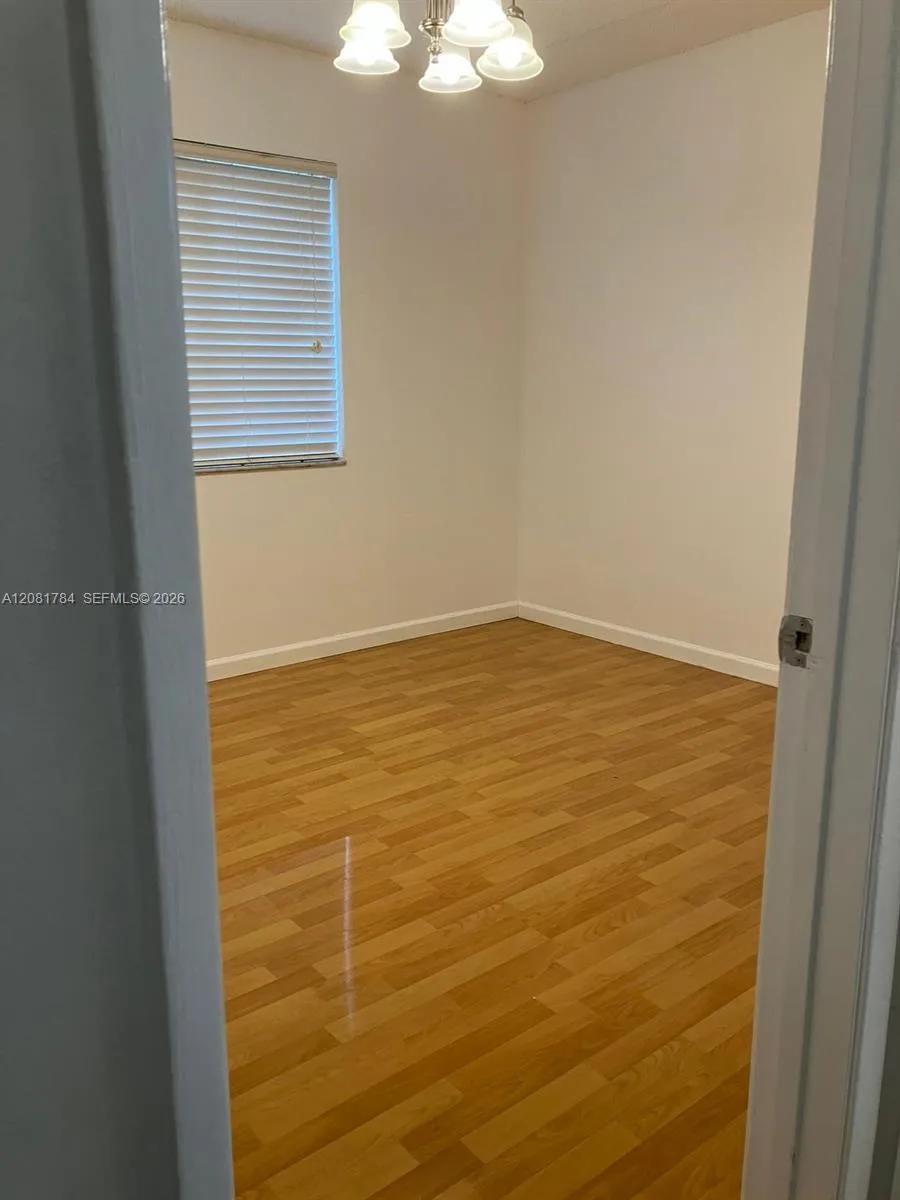 104 Gardens Dr #101 Pompano Beach, FL 33069