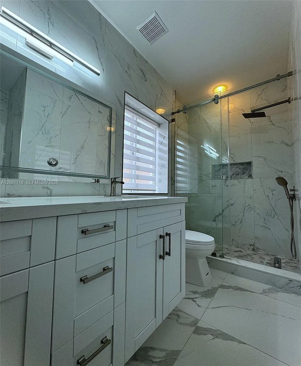 15813 SW 140th St Miami, FL 33196