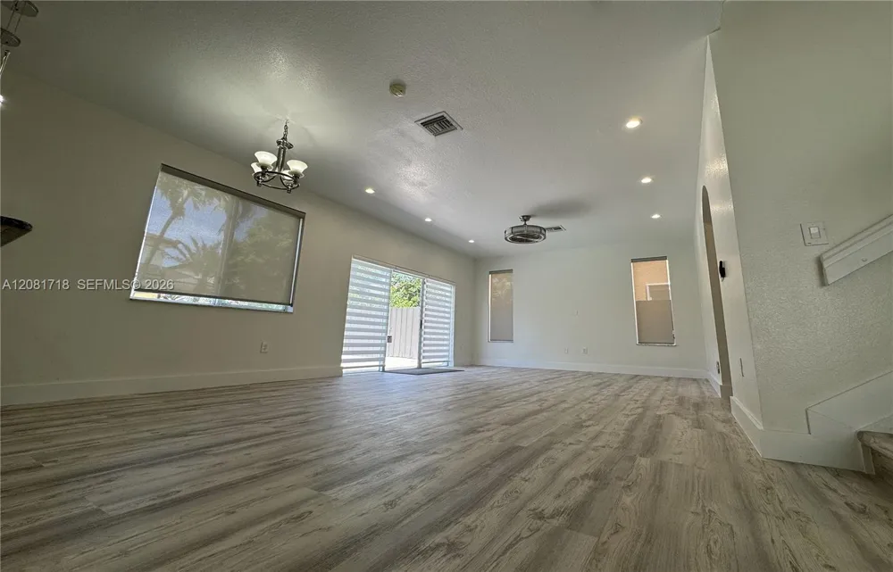 15813 SW 140th St Miami, FL 33196
