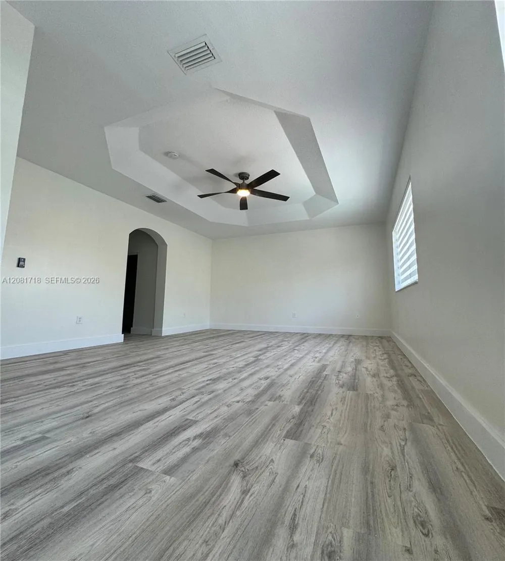 15813 SW 140th St Miami, FL 33196