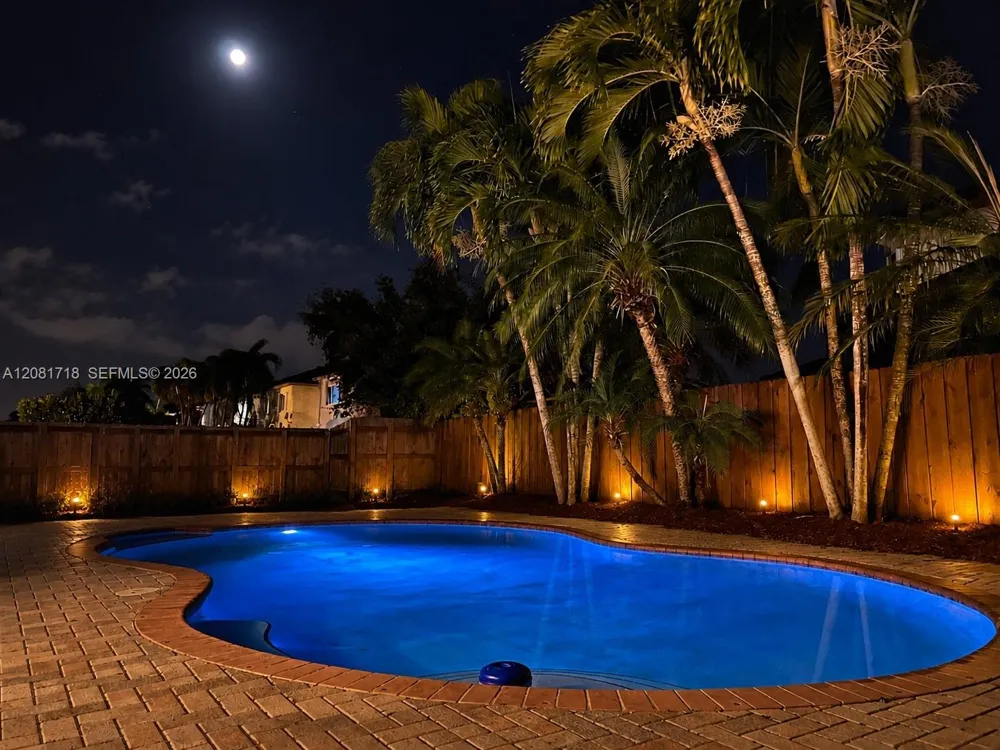 15813 SW 140th St Miami, FL 33196