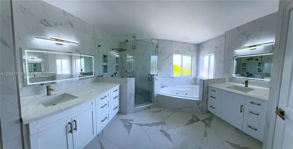 15813 SW 140th St Miami, FL 33196