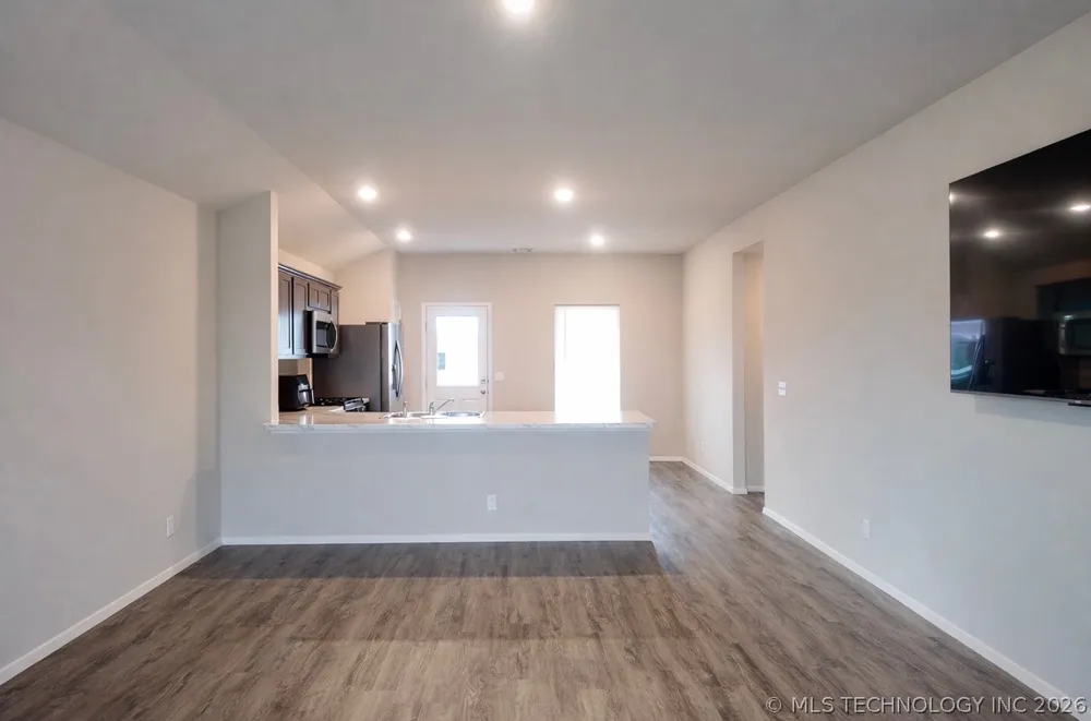 11446 S 233 EastAvenue E Broken Arrow, OK 74014