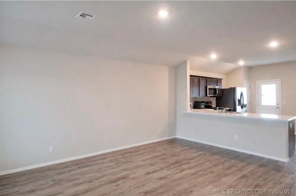 11446 S 233 EastAvenue E Broken Arrow, OK 74014