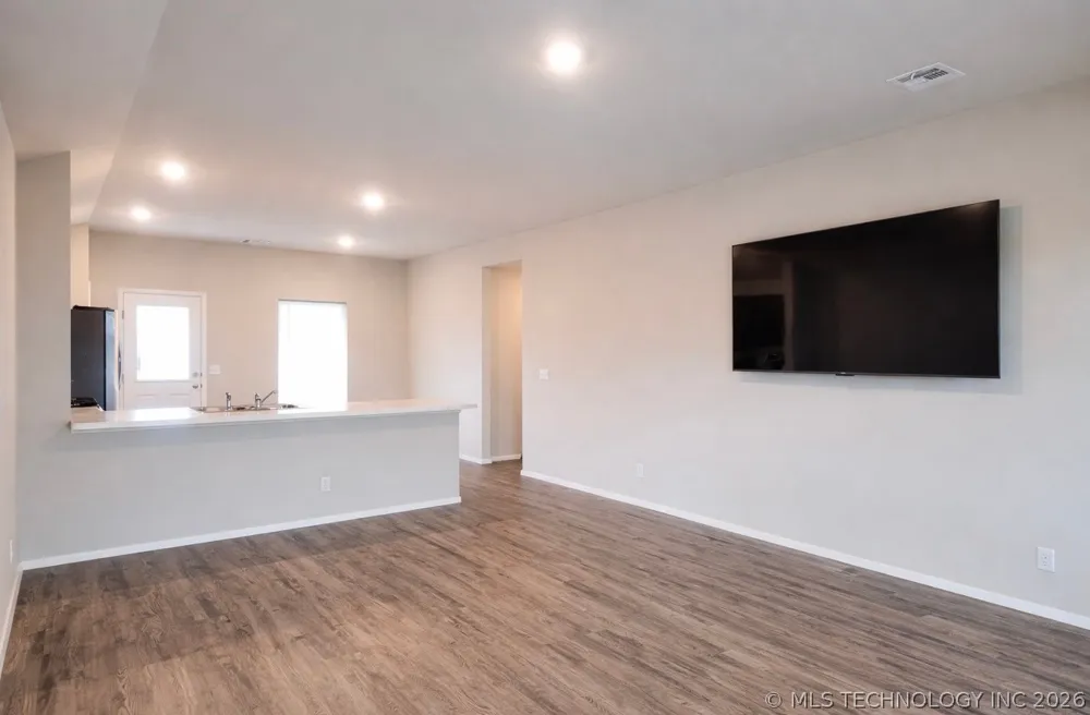 11446 S 233 EastAvenue E Broken Arrow, OK 74014