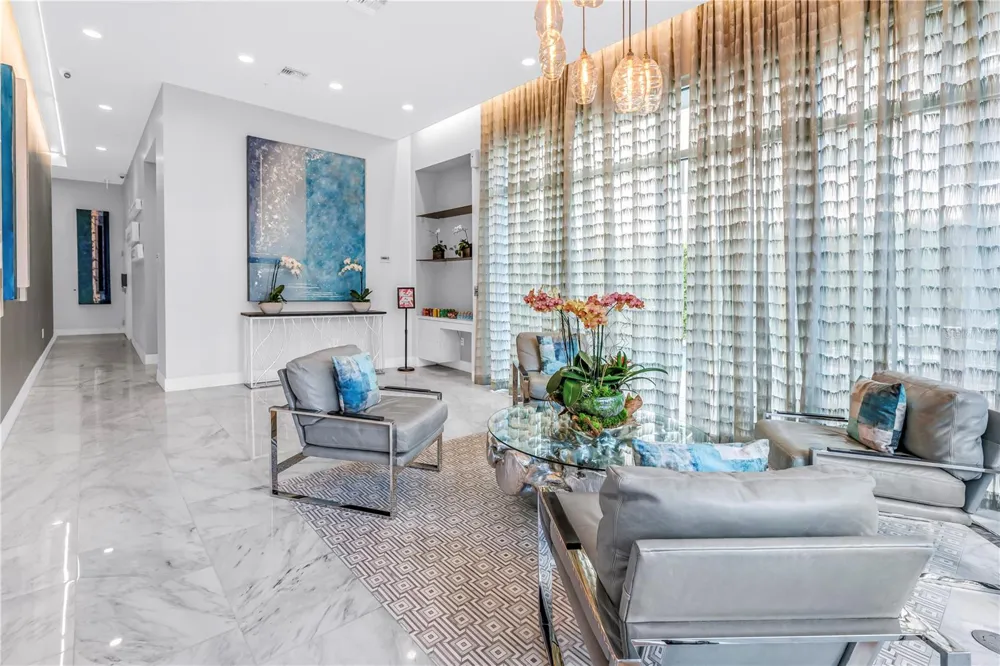 176 4TH AVENUE NE #1101 St Petersburg, FL 33701