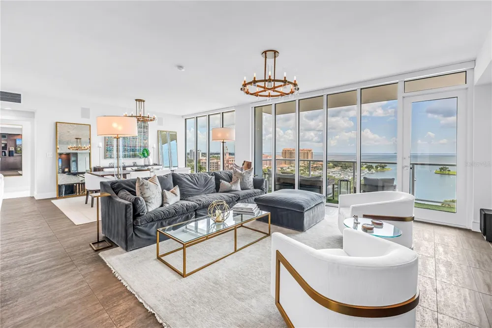 176 4TH AVENUE NE #1101 St Petersburg, FL 33701