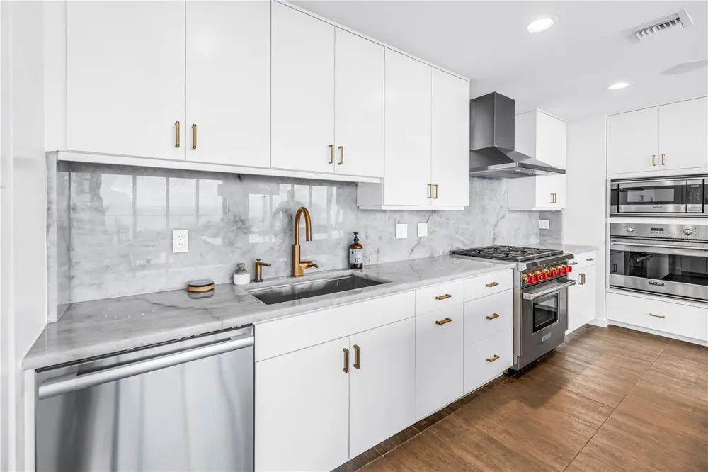 176 4TH AVENUE NE #1101 St Petersburg, FL 33701