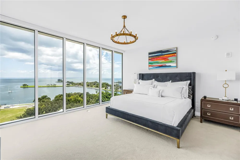 176 4TH AVENUE NE #1101 St Petersburg, FL 33701