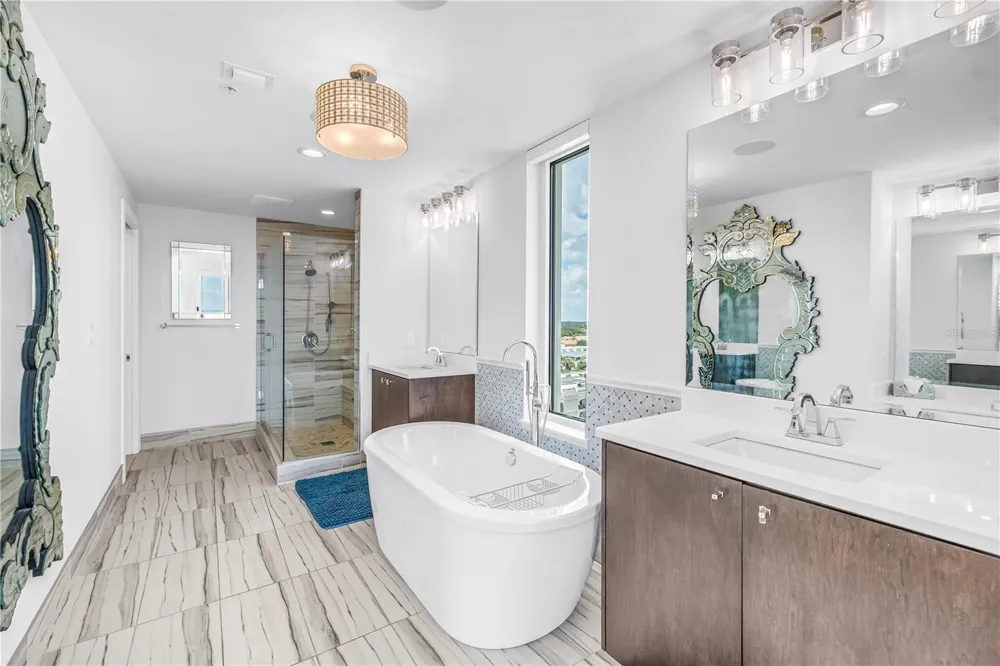 176 4TH AVENUE NE #1101 St Petersburg, FL 33701