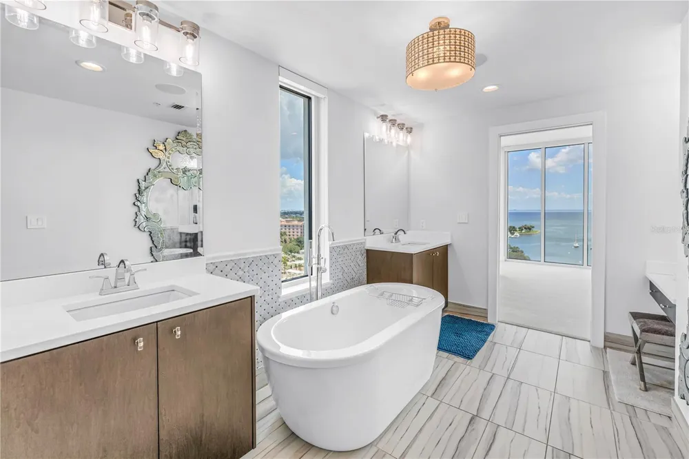 176 4TH AVENUE NE #1101 St Petersburg, FL 33701