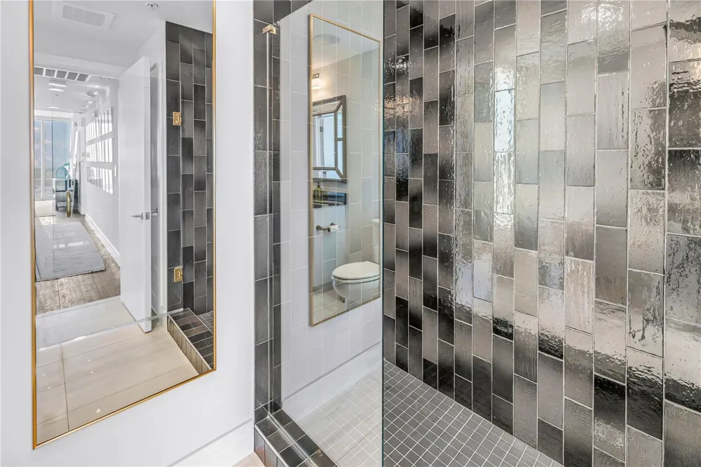176 4TH AVENUE NE #1101 St Petersburg, FL 33701
