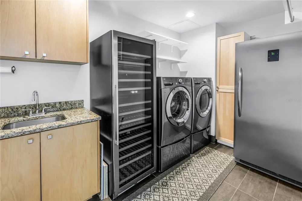 176 4TH AVENUE NE #1101 St Petersburg, FL 33701