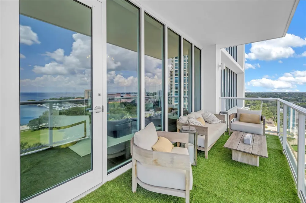176 4TH AVENUE NE #1101 St Petersburg, FL 33701