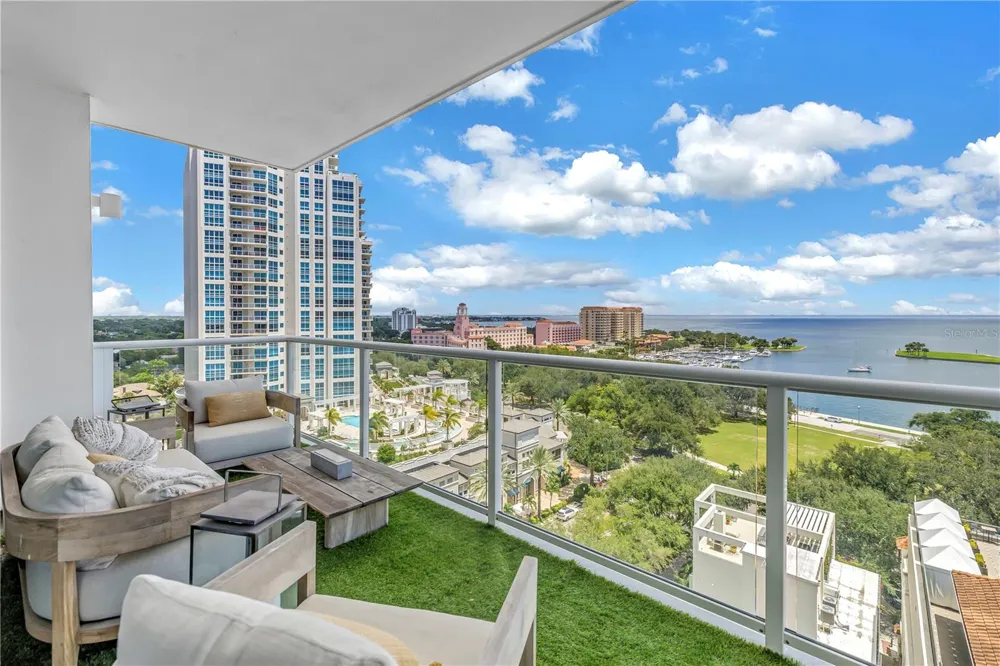 176 4TH AVENUE NE #1101 St Petersburg, FL 33701