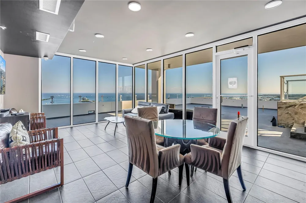 176 4TH AVENUE NE #1101 St Petersburg, FL 33701