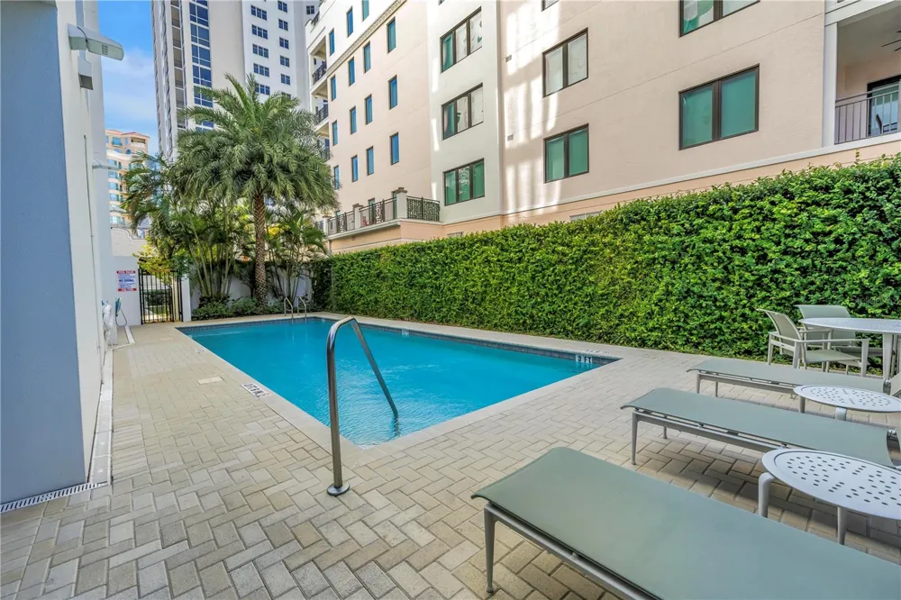 176 4TH AVENUE NE #1101 St Petersburg, FL 33701