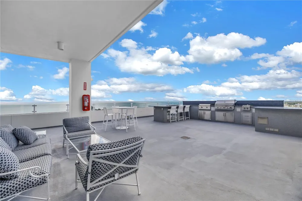 176 4TH AVENUE NE #1101 St Petersburg, FL 33701