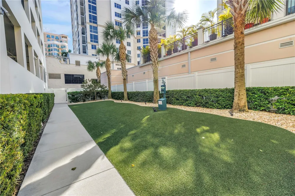 176 4TH AVENUE NE #1101 St Petersburg, FL 33701