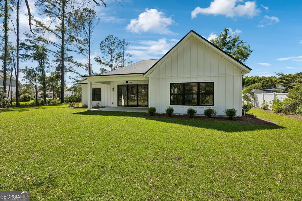 102 Tidewater CIR Kingsland, GA 31548
