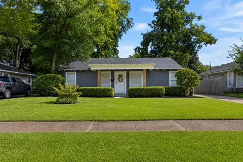 367 Leland Avenue