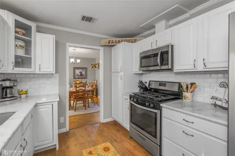 367 Leland Avenue