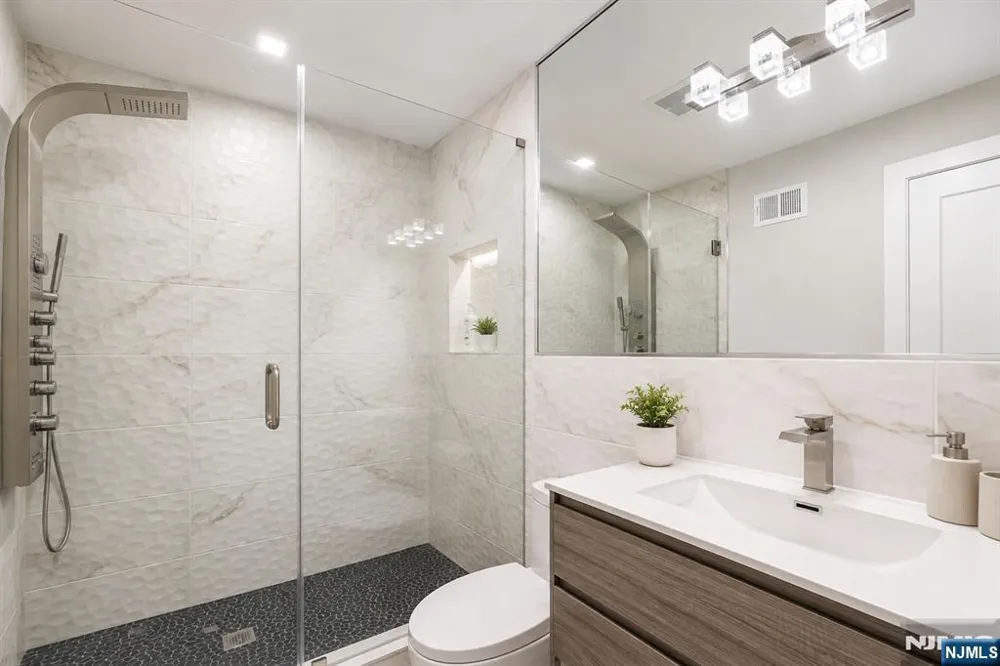 506 Undercliff Avenue Edgewater, NJ 07020