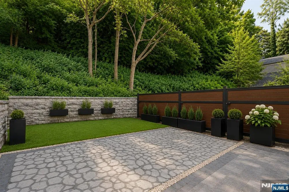 506 Undercliff Avenue Edgewater, NJ 07020
