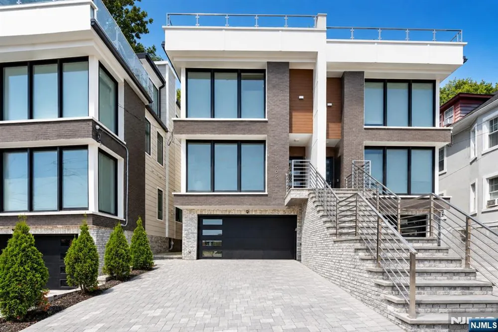 506 Undercliff Avenue Edgewater, NJ 07020