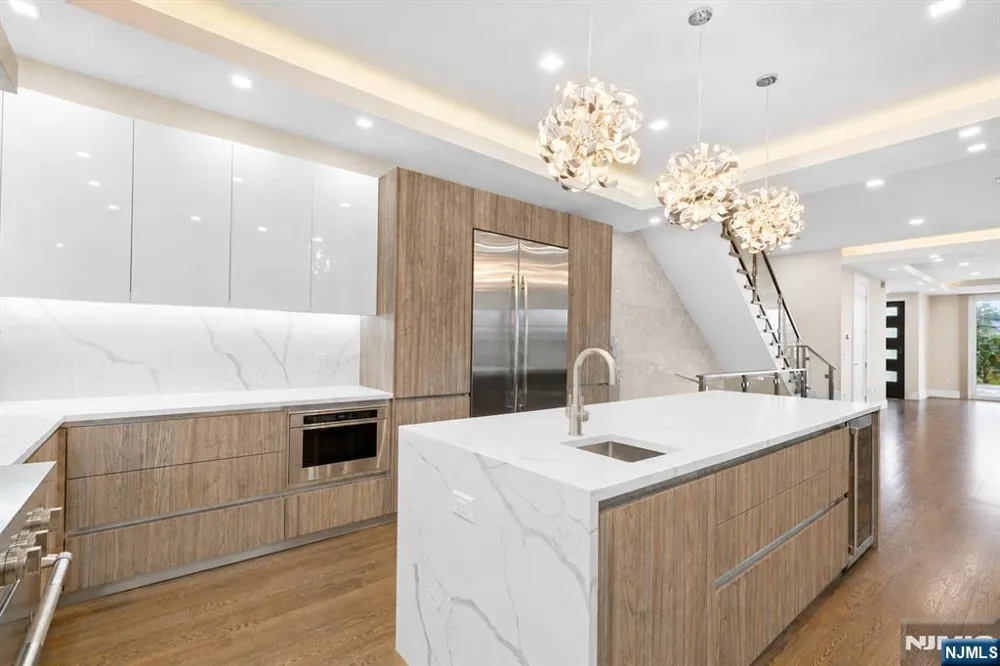 506 Undercliff Avenue Edgewater, NJ 07020