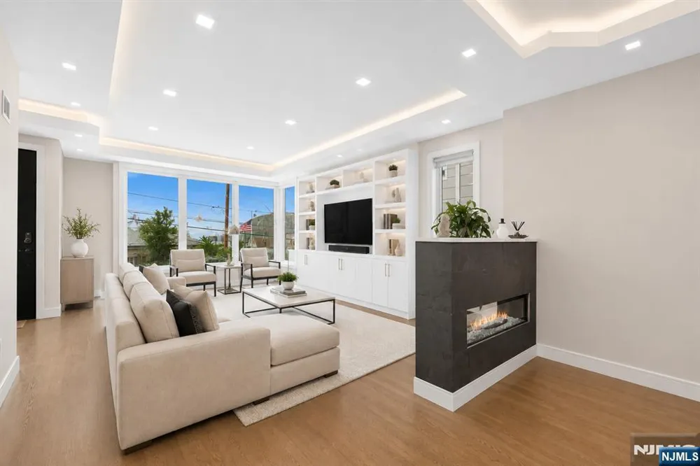 506 Undercliff Avenue Edgewater, NJ 07020