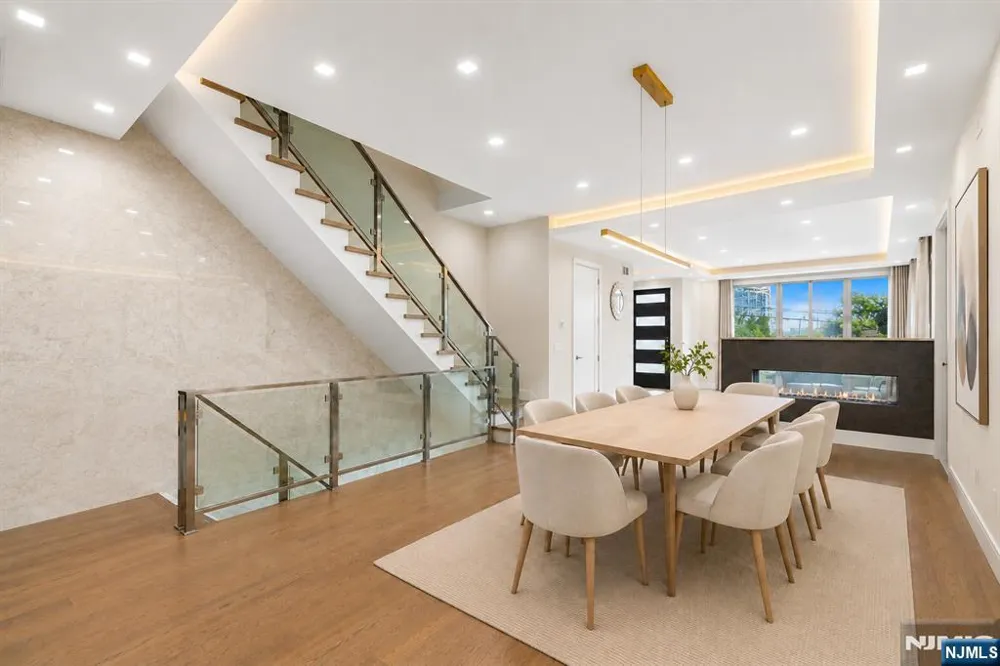 506 Undercliff Avenue Edgewater, NJ 07020
