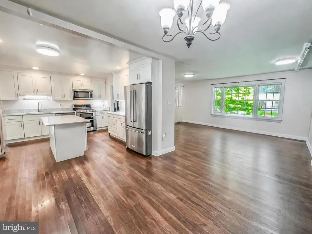 8237 SMITHFIELD AVENUE Springfield, VA 22152