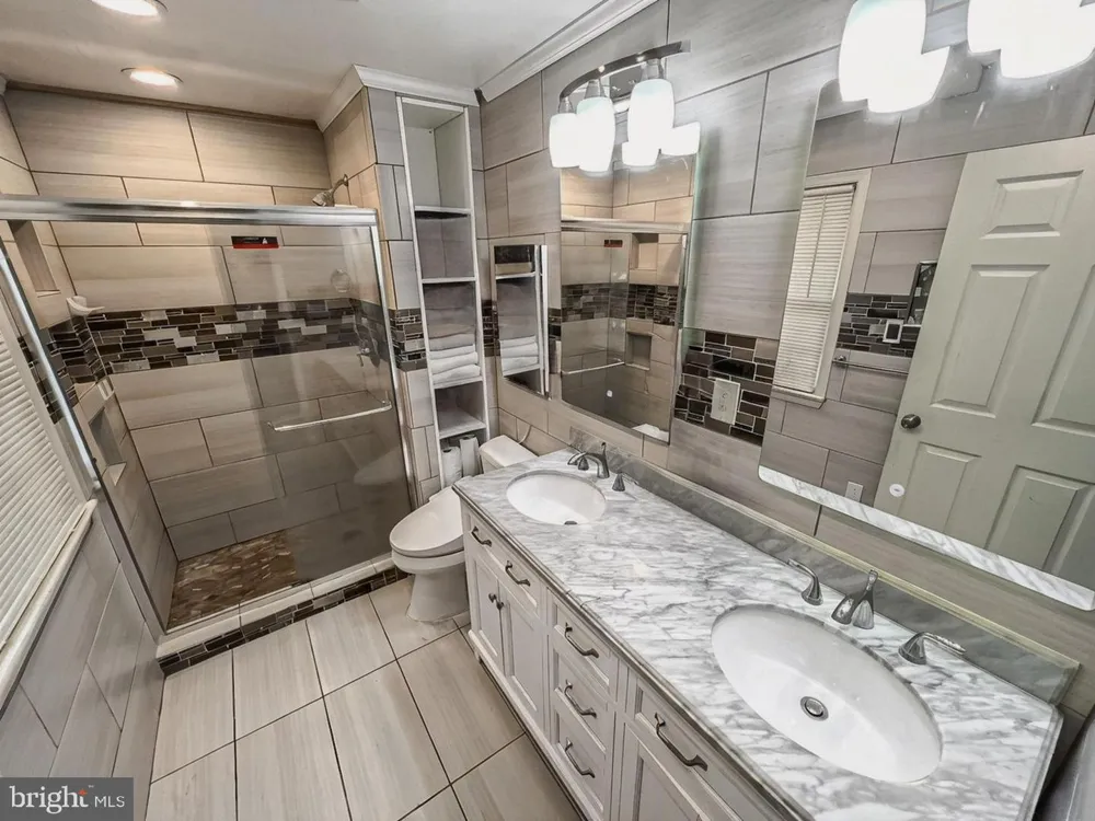 8237 SMITHFIELD AVENUE Springfield, VA 22152