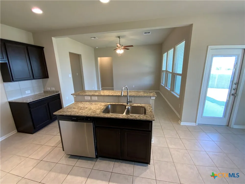 1110 Lakeway Crossing Drive Temple, TX 76502