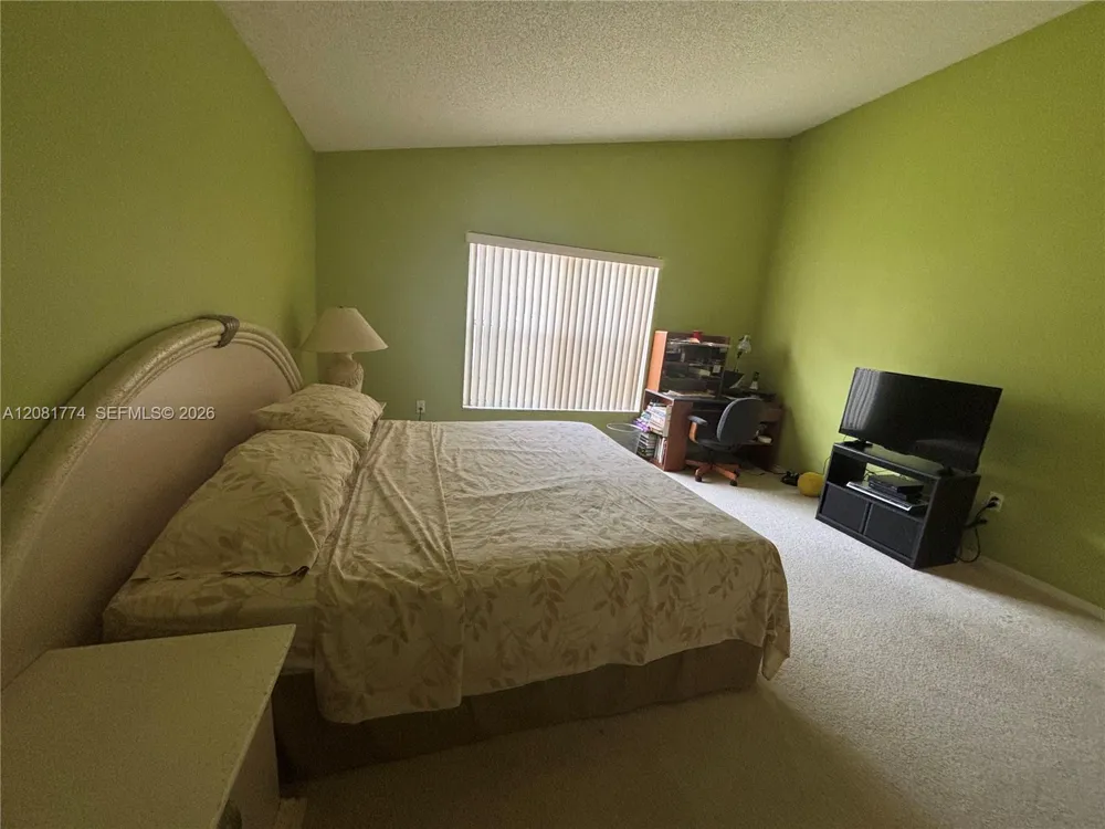 18581 NW 23rd St Pembroke Pines, FL 33029