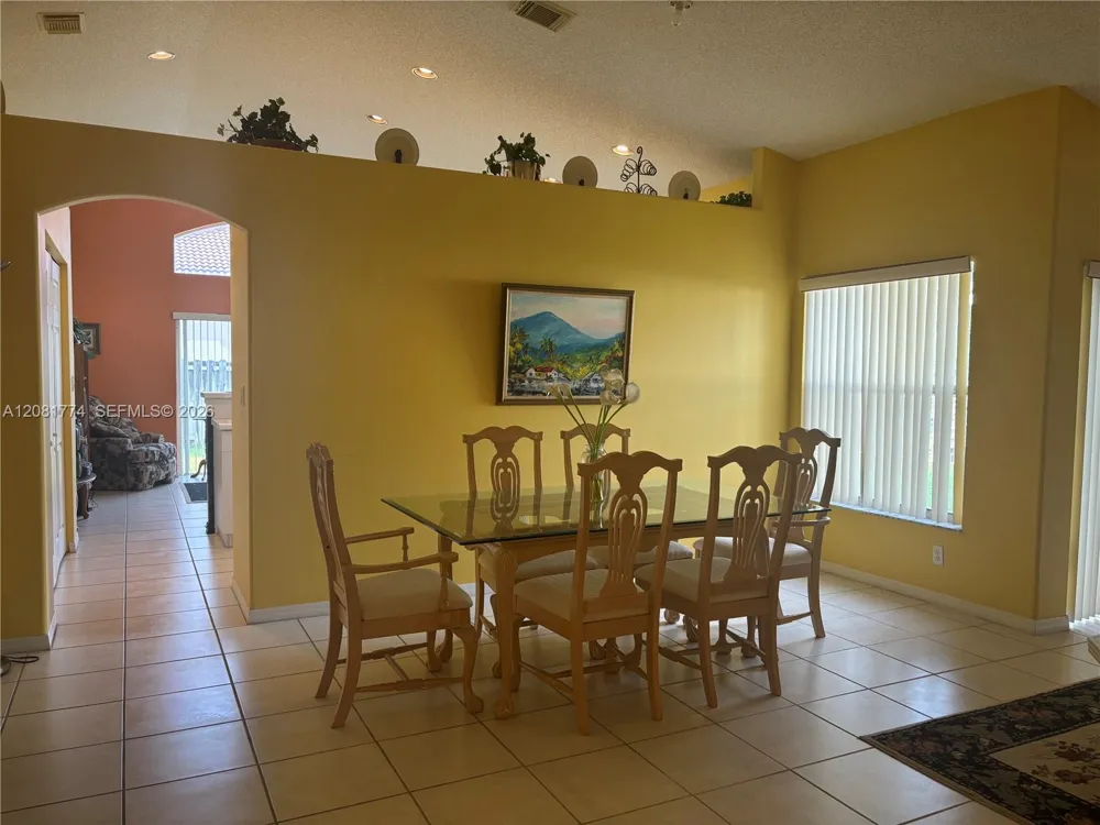 18581 NW 23rd St Pembroke Pines, FL 33029