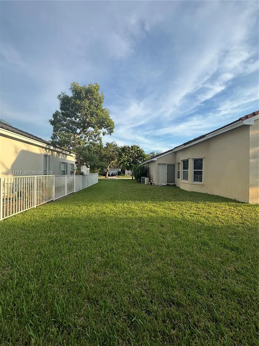 18581 NW 23rd St Pembroke Pines, FL 33029