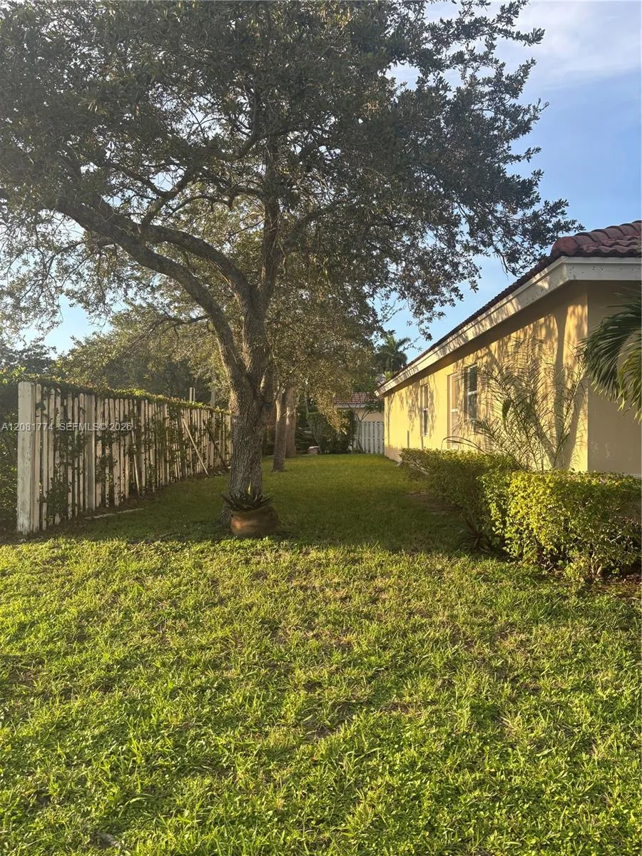 18581 NW 23rd St Pembroke Pines, FL 33029