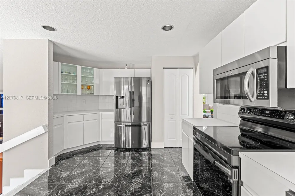 9750 NW 31st St Doral, FL 33172