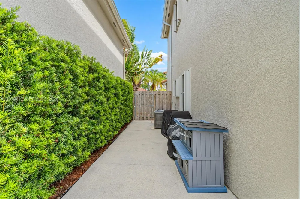 9750 NW 31st St Doral, FL 33172