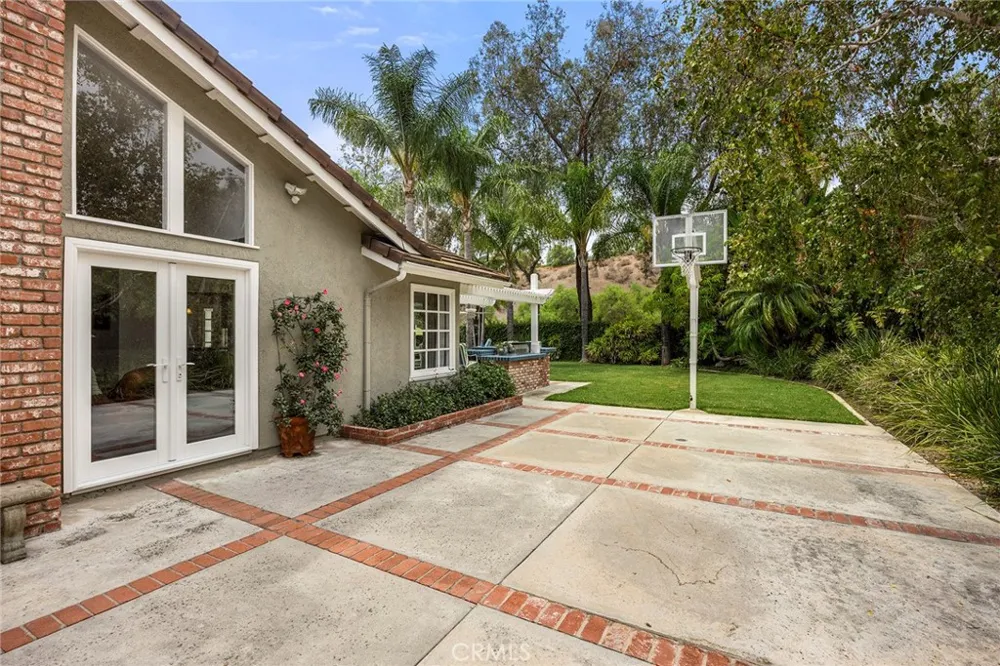 5329 Brentwood Yorba Linda, CA 92887